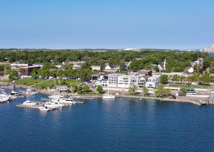 108 Edgewater Inn