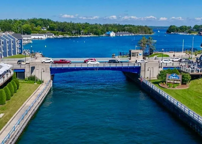 116 Edgewater Inn