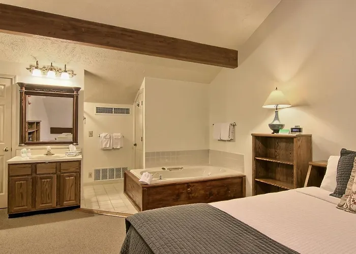 209 Pointes North Inn