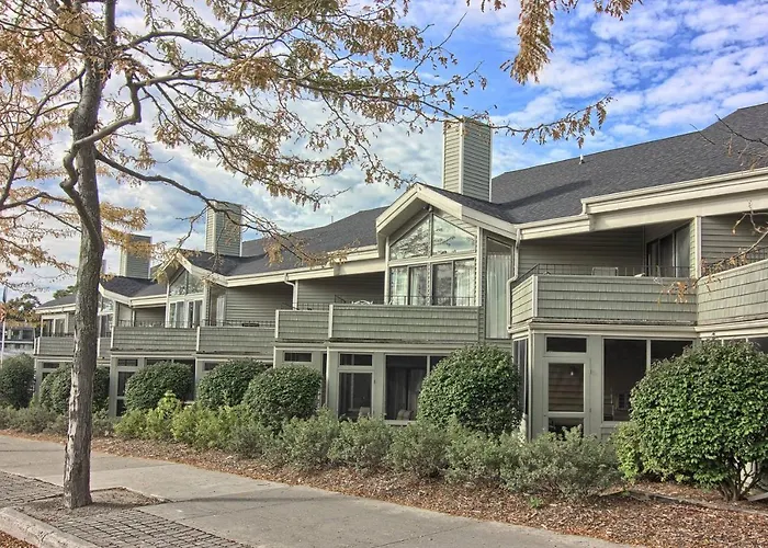 209 Pointes North Inn